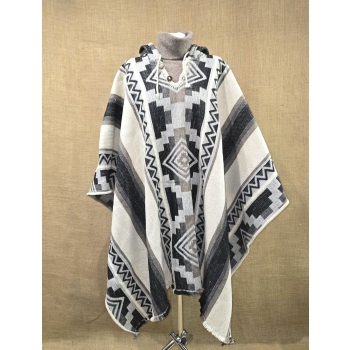 Poncho ekwadorskie - długie ze 100% wełny owczej w odcieniu szaro brązowym.